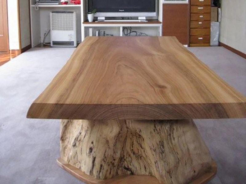 楠の一枚板テーブル