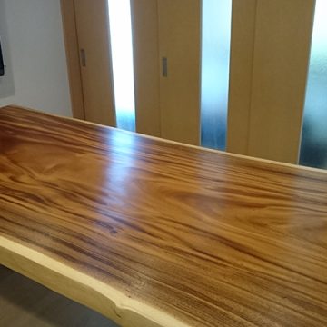 一枚板ダイニングテーブル　モンキーポッド
