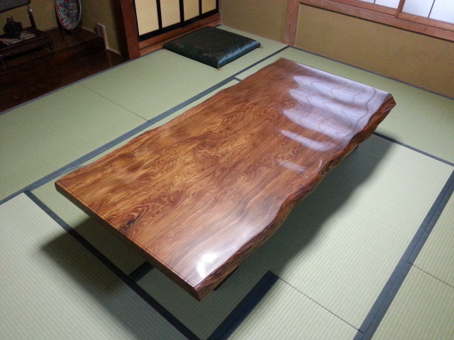 一枚板 屋久杉 座卓テーブル』 | 天然木家具 納入実例紹介 | 天然木の