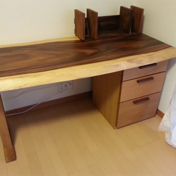 モンキーポッド デスク