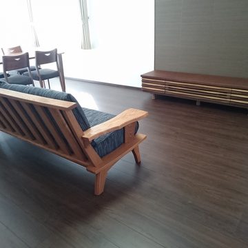 天然木タモ材のソファ・テレビボード