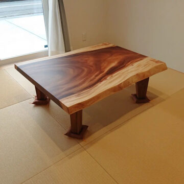 一枚板テーブル　モンキーポッド