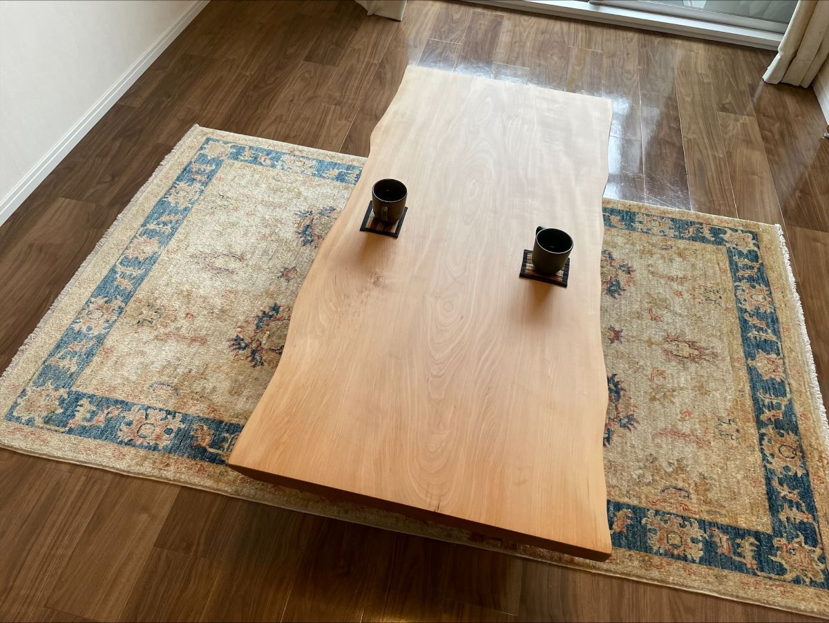 一枚板座卓テーブル 栃』 | 天然木家具 納入実例紹介 | 天然木の一枚板 