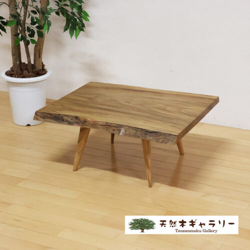 『楠の一枚板テーブル』をオンラインショップに掲載しました。