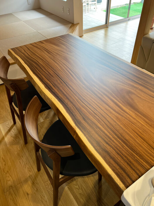 一枚板ダイニングテーブルセット　モンキーポッド1700