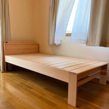 総桧ベッド　炭八入り