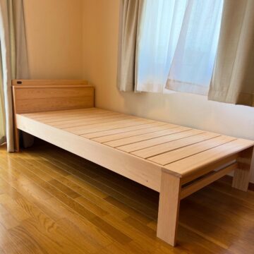 総桧ベッド　炭八入り
